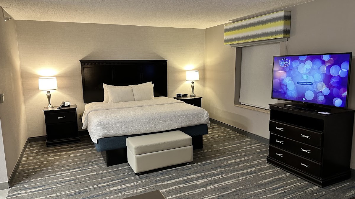 Hampton Inn & Suites Chicago/St. Charles photo 2