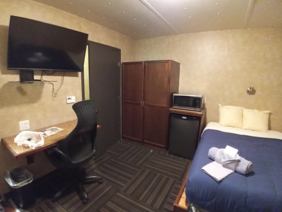 Target Hospitality- Mentone Lodge photo 2