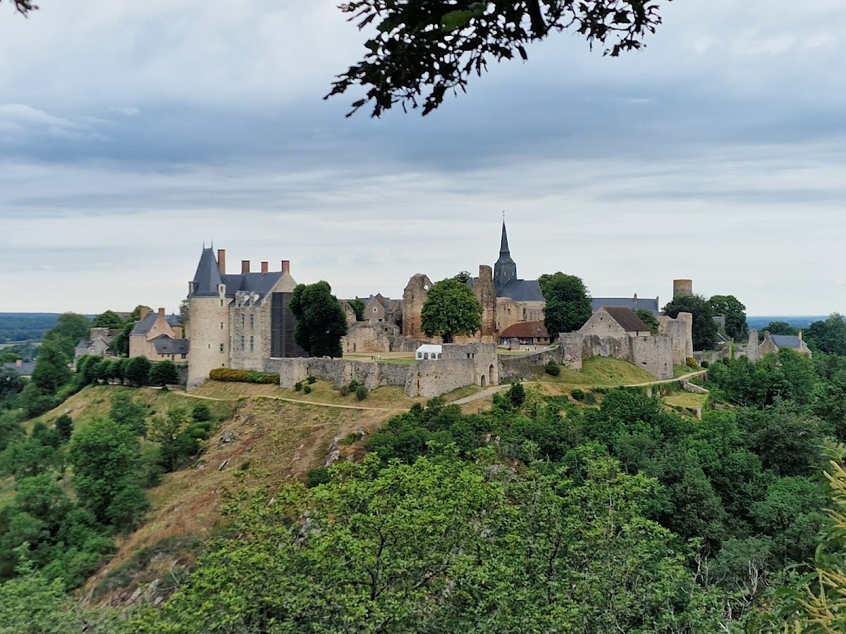 Château de Sainte-Suzanne à Sainte-Suzanne-et-Chammes