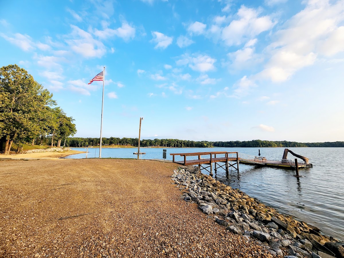 Cozy Cove Waterfront Resort photo 3
