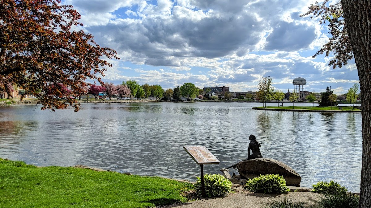 Fountain Lake