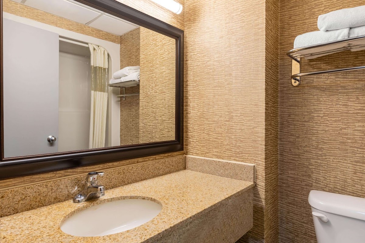 Howard Johnson by Wyndham Gillette photo 3