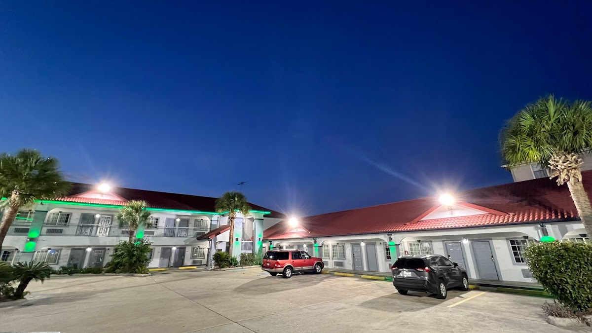 Kiwi Inn Capital O Houston Hwy - 249