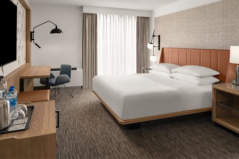 Sheraton Milwaukee Brookfield Hotel photo 2