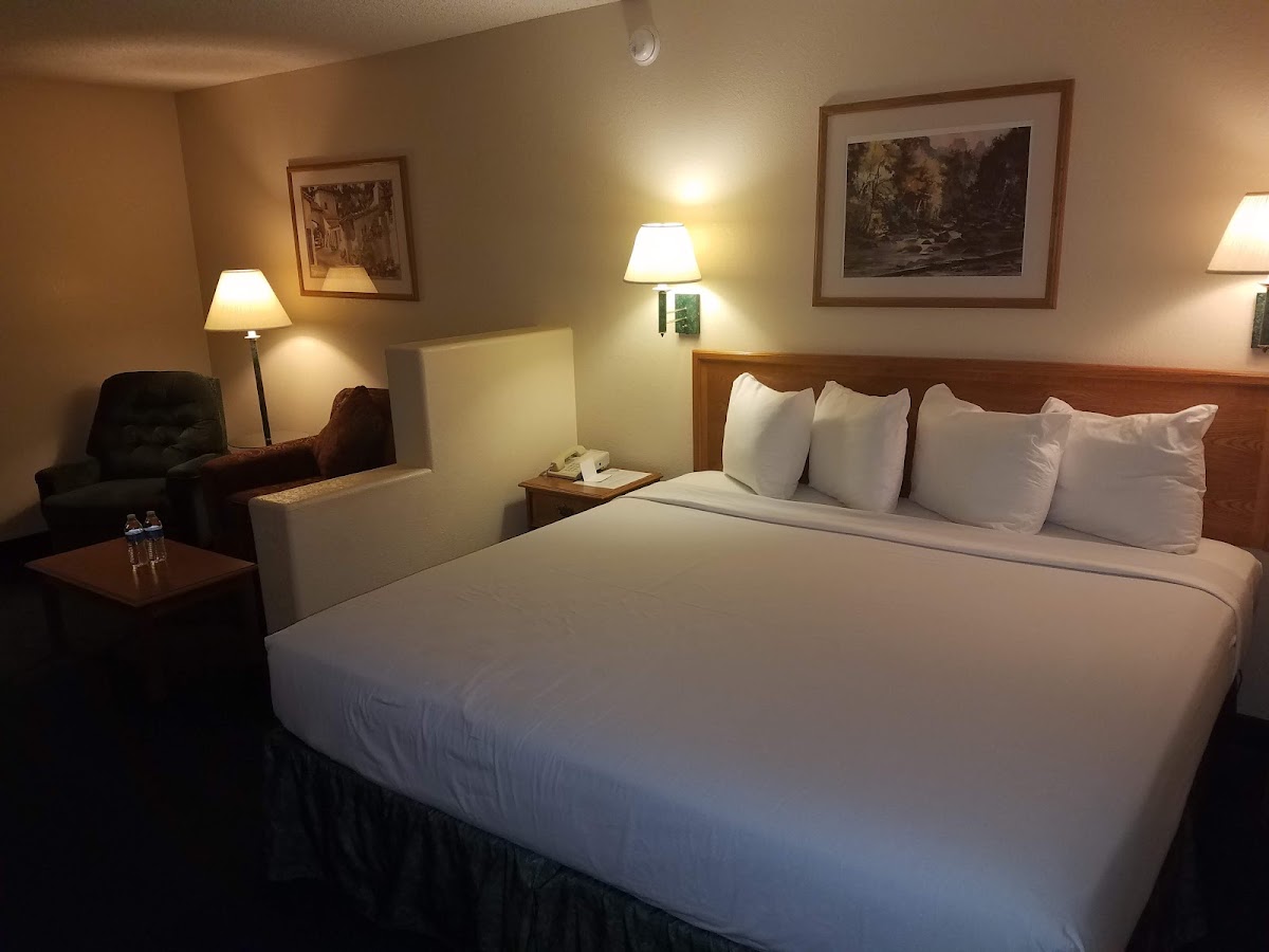 Gateway Studio Suites photo 2