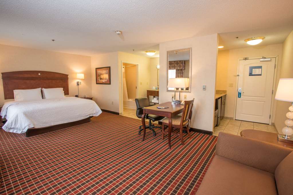 Hampton Inn & Suites Dayton-Airport photo 2