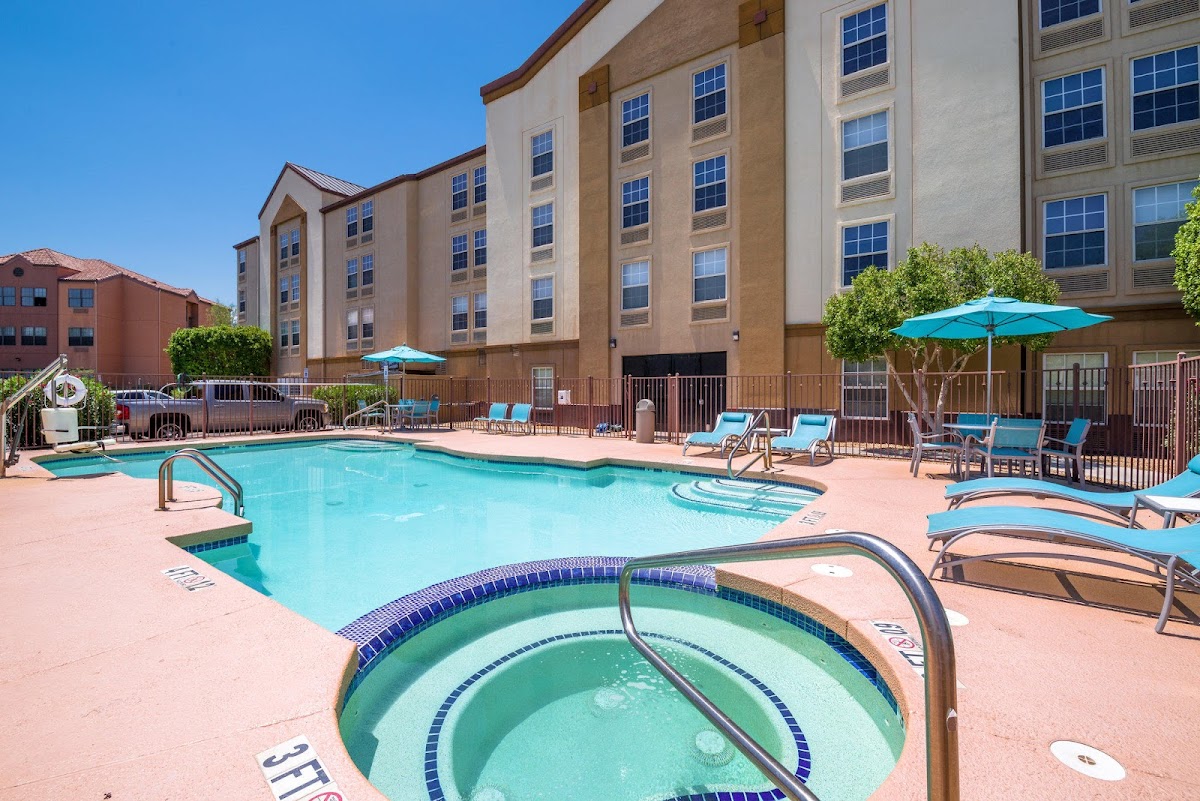 Holiday Inn Express & Suites Phoenix Airport by IHG
