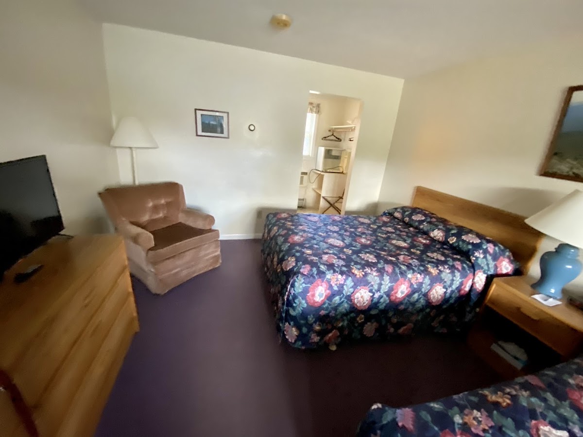 Four Seasons Motor Inn photo 2