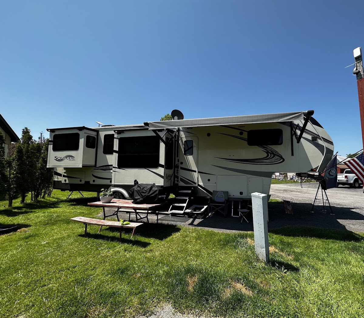 Royal Motel & Campgrounds