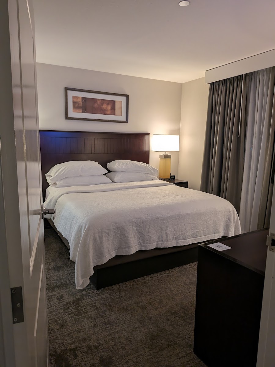 Embassy Suites by Hilton Columbus Airport photo 2