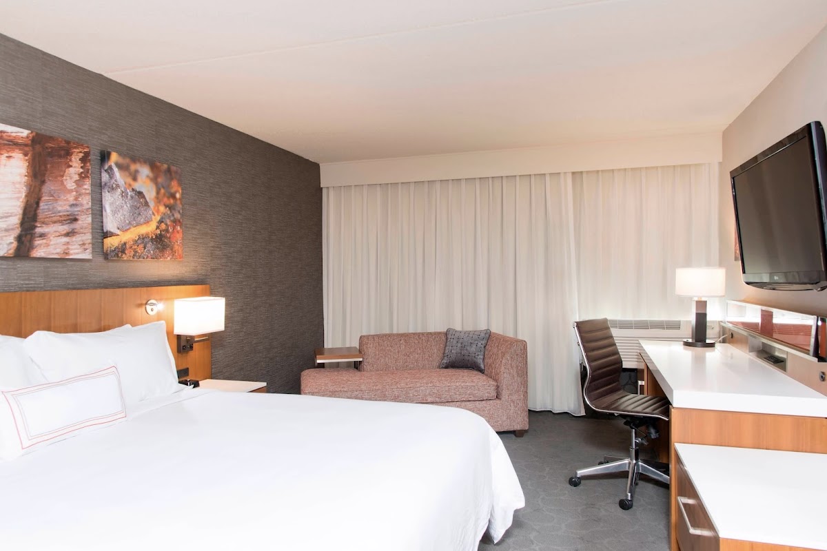 Sonesta Hotel Grand Rapids Airport photo 2