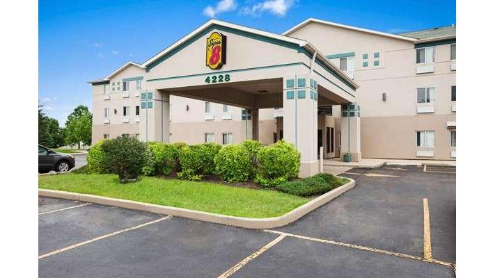 Super 8 by Wyndham Aurora/Naperville Area