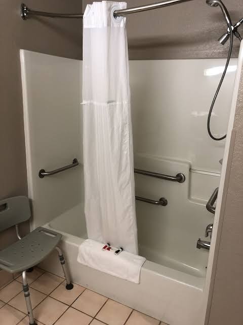 Super 8 by Wyndham Aurora/Naperville Area photo 3
