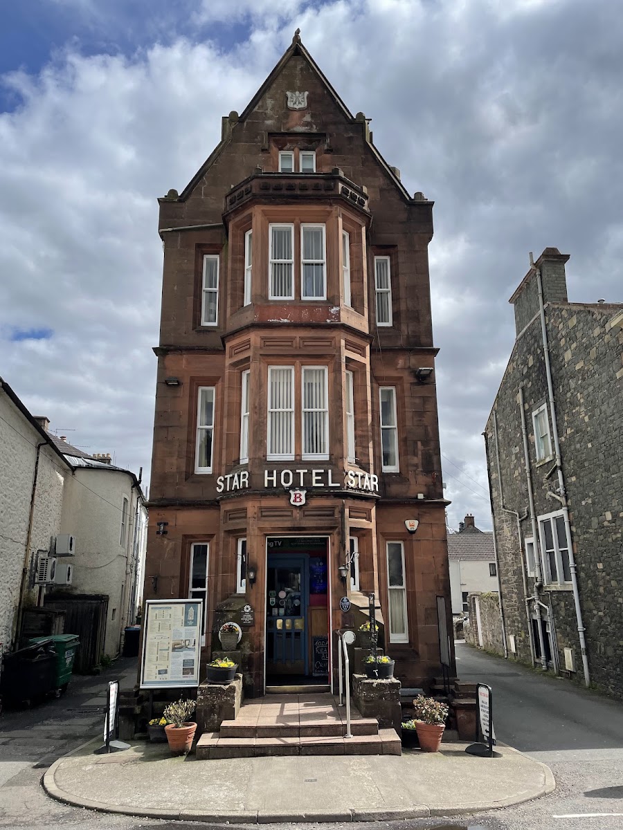 The Famous Star Hotel & Restaurant