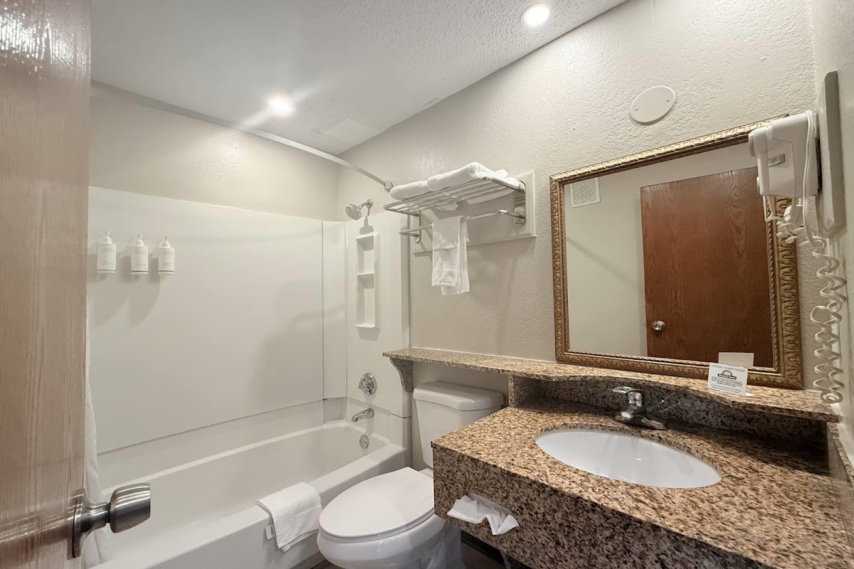 Days Inn by Wyndham Torrington photo 3
