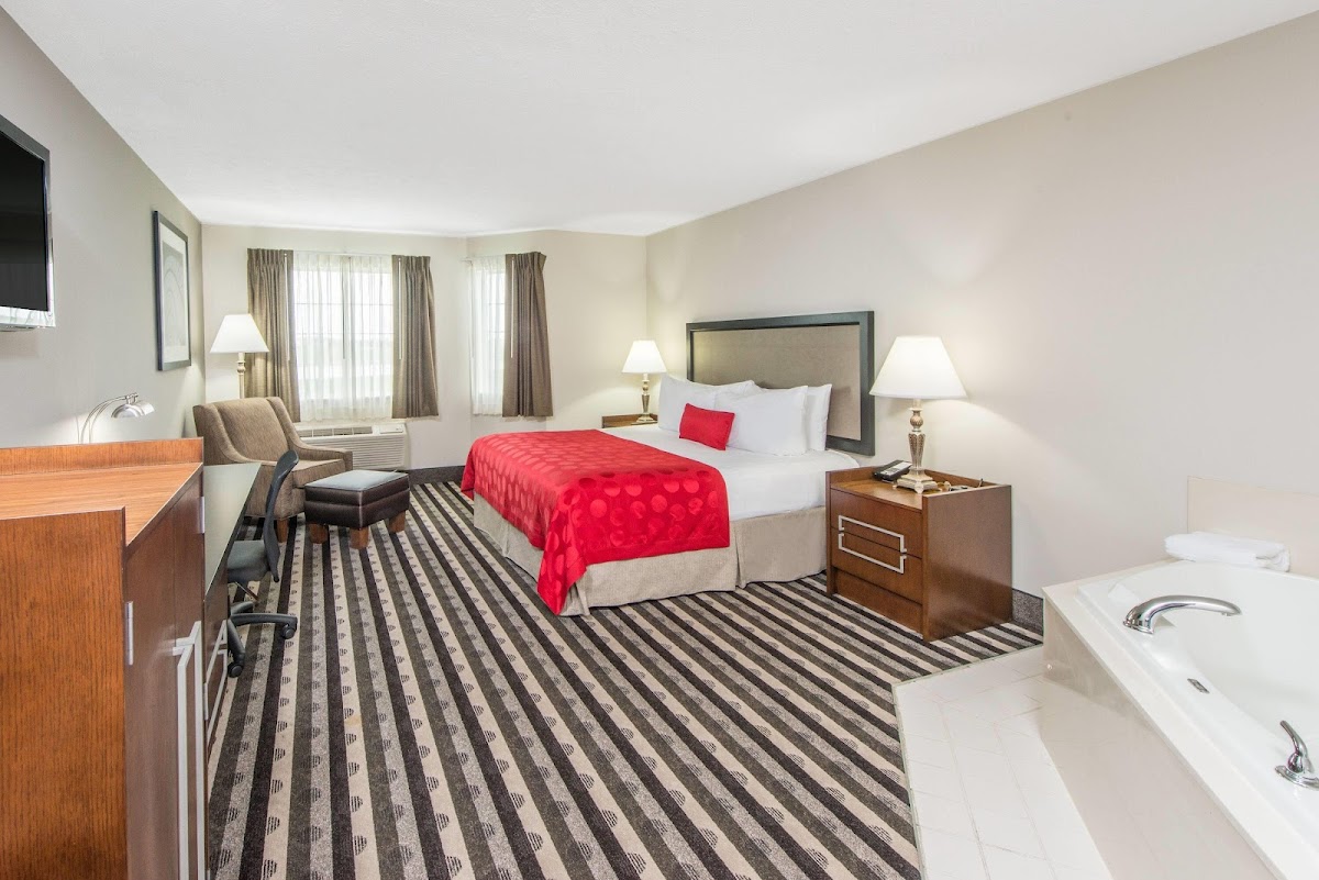 Ramada by Wyndham Springfield North photo 2