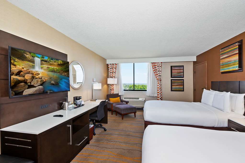 DoubleTree by Hilton Whittier Los Angeles photo 2