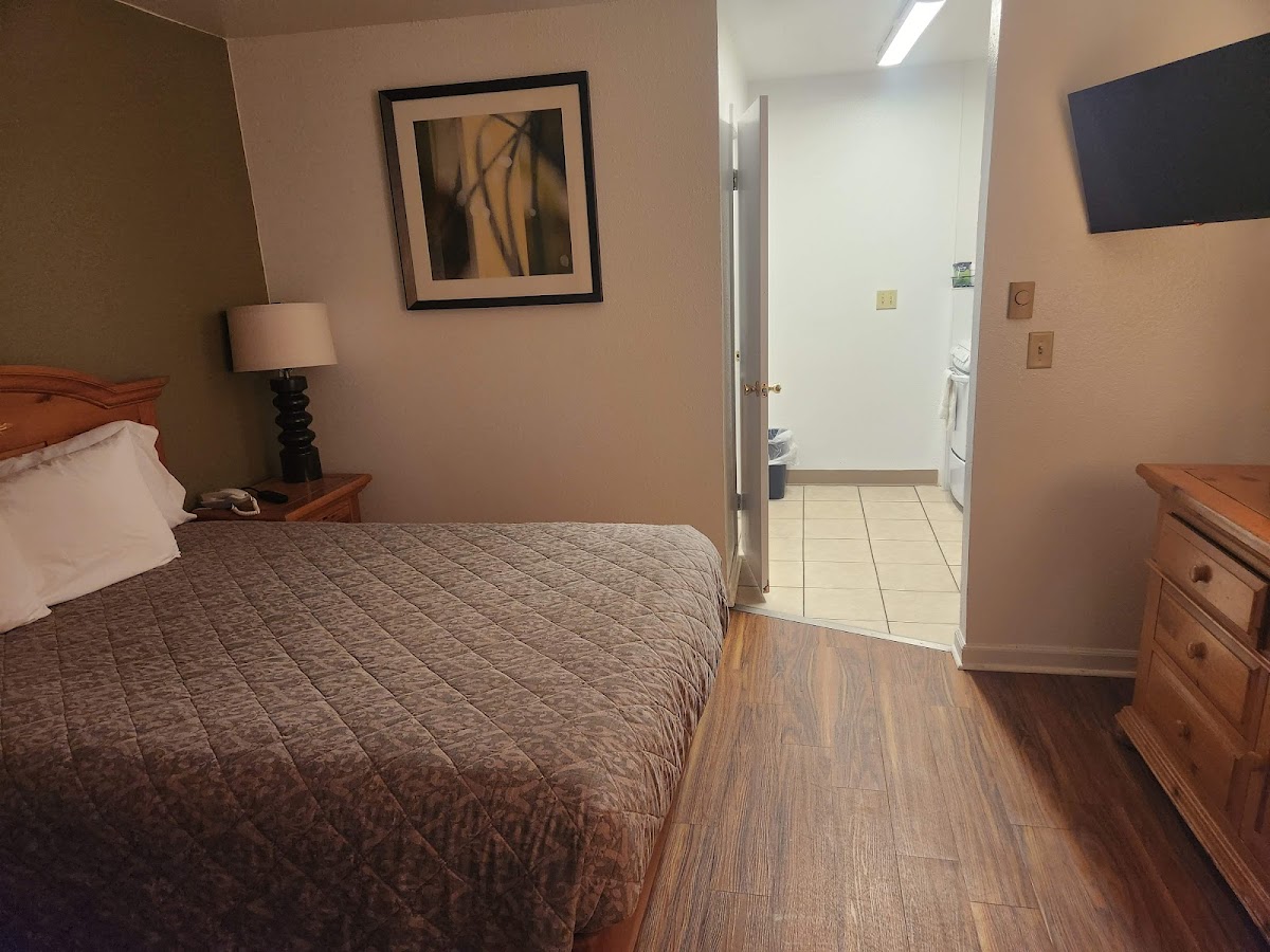 The Western Inn Motel and RV Park photo 2