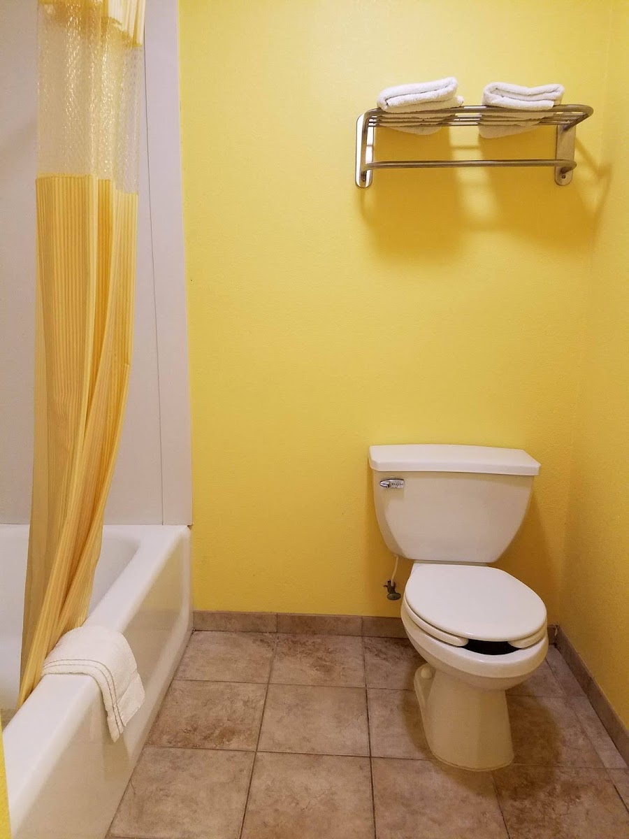 Roadway Inn Troy photo 3