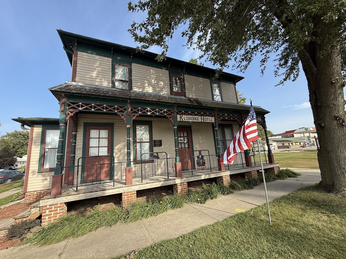 Klondike Hotel