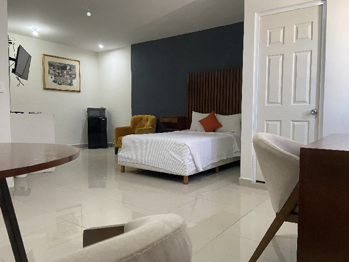 BED BED HOTEL CORREGIDORA photo 2