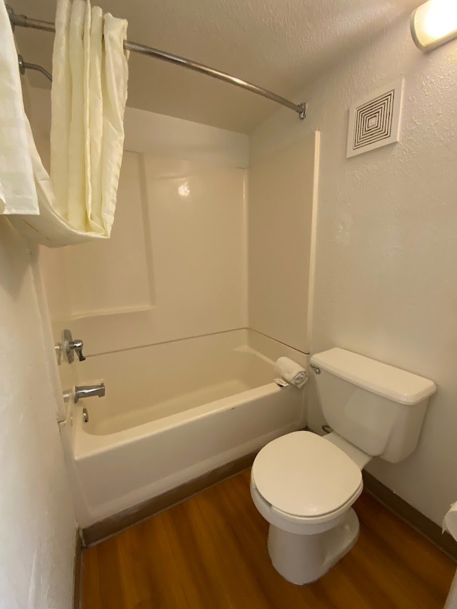 Loyalty Inn Tallahassee photo 3