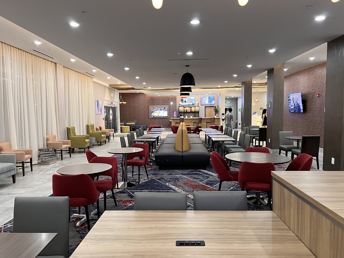 La Quinta Inn & Suites by Wyndham Manassas Va-Dulles Airport photo 2