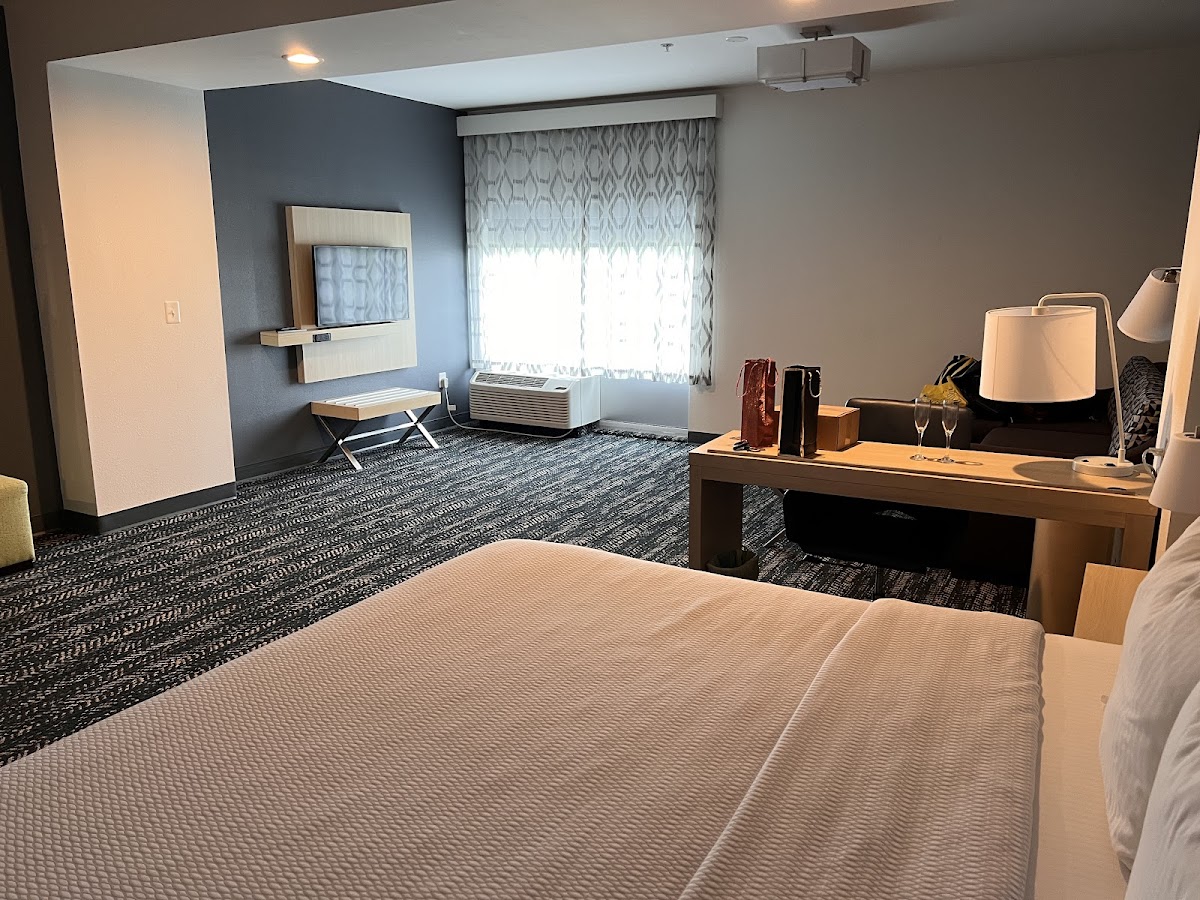 La Quinta Inn & Suites by Wyndham Manassas Va-Dulles Airport photo 3