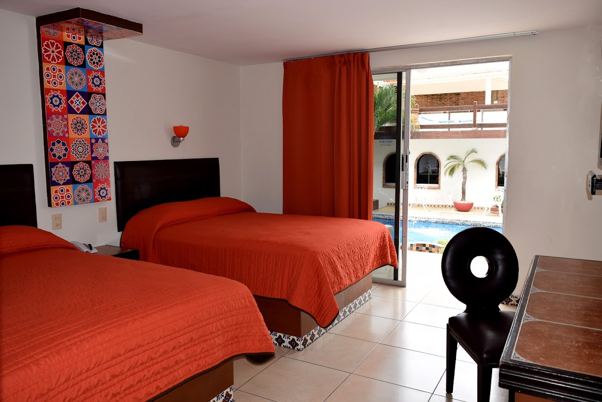 Villa Florencia Hotel & Suites photo 2