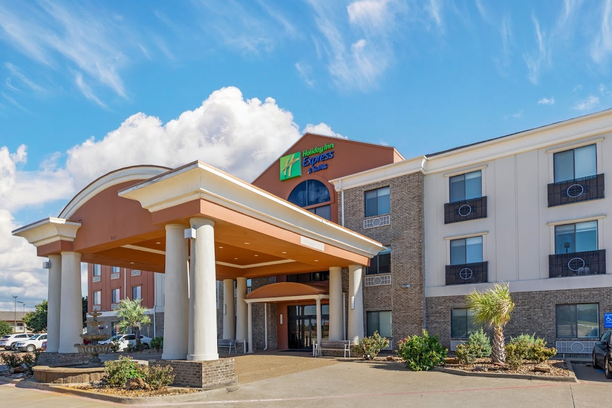 Holiday Inn Express & Suites Fairfield-North by IHG