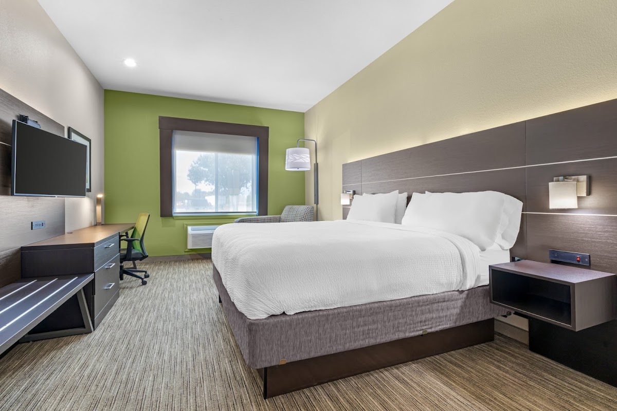 Holiday Inn Express & Suites Fairfield-North by IHG photo 2