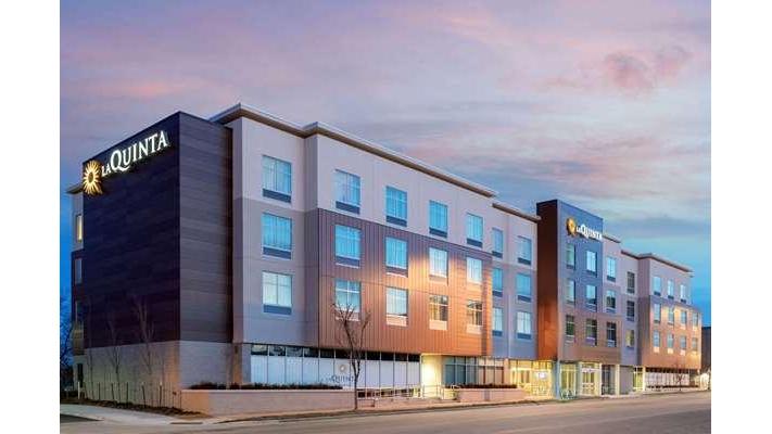 La Quinta Inn & Suites by Wyndham Kansas City Beacon Hill