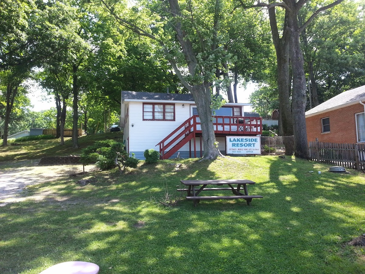 Lakeside Resort