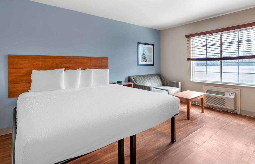 Extended Stay America Select Suites- Wichita - Airport photo 2