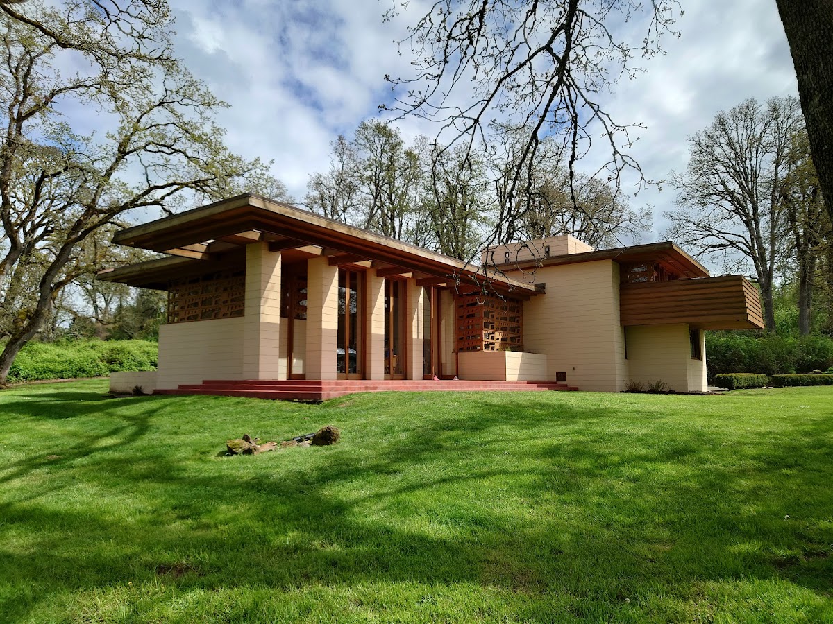 The Gordon House by Frank Lloyd Wright