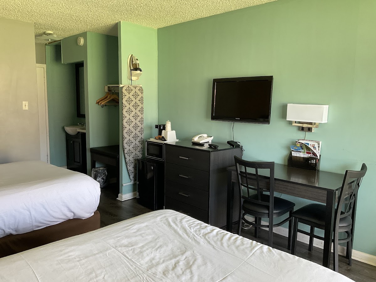 Oceanside Lodge photo 2
