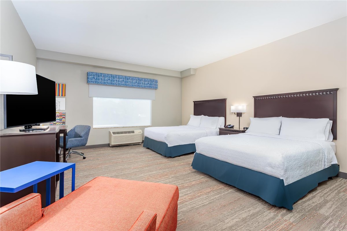 Hampton Inn & Suites Parkersburg Downtown photo 2