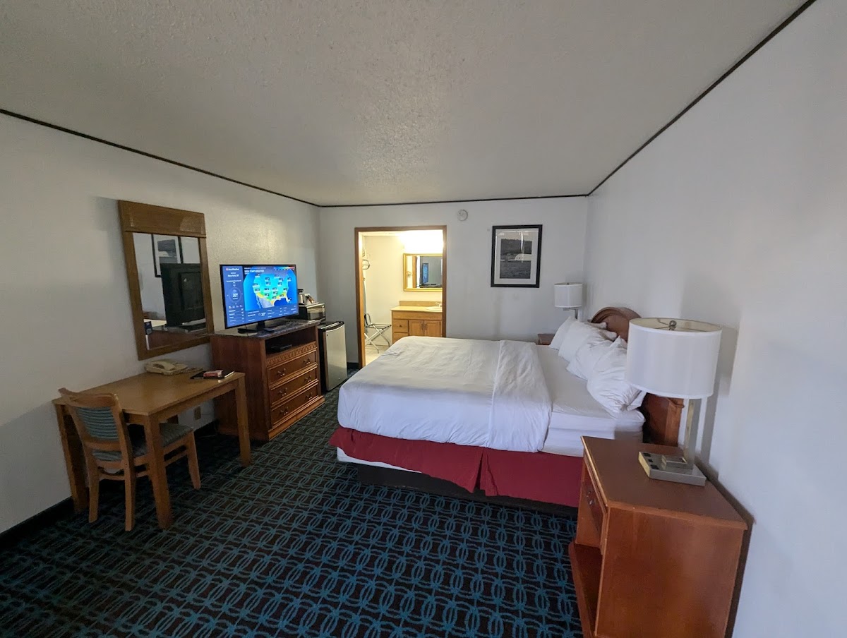 Days Inn by Wyndham Clinton photo 2
