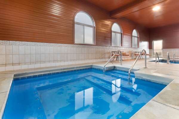 La Quinta Inn & Suites by Wyndham Frankfort photo 3