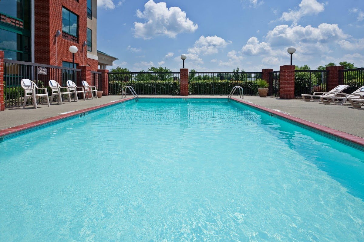 Holiday Inn Express & Suites Olive Branch by IHG photo 3
