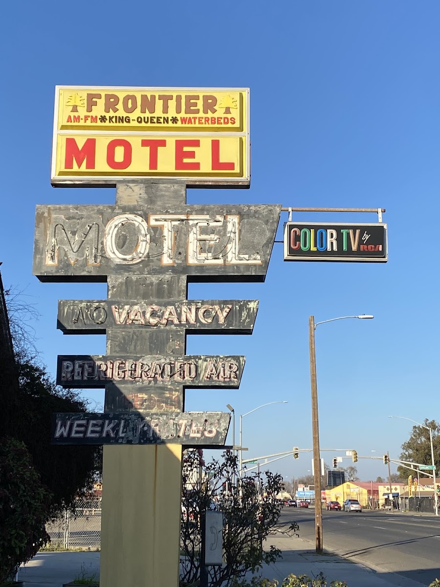 Frontier Motel photo 2