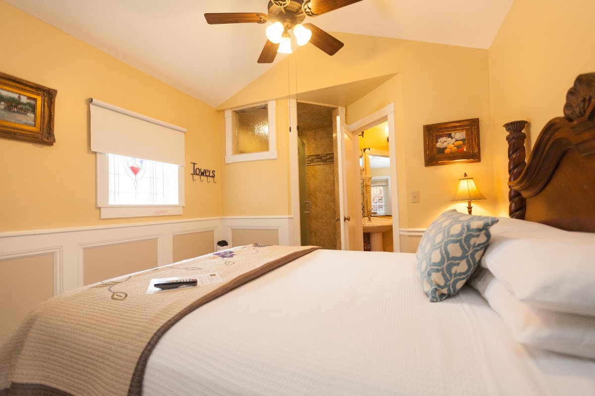 Inn on Charlotte Bed & Breakfast photo 2