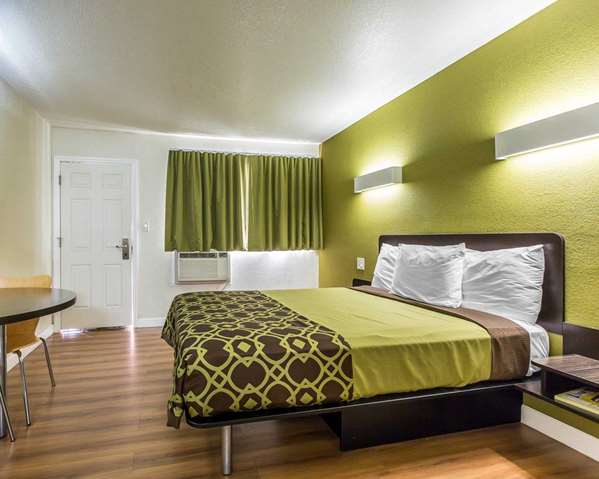 Rodeway Inn Downtown Hanford photo 2