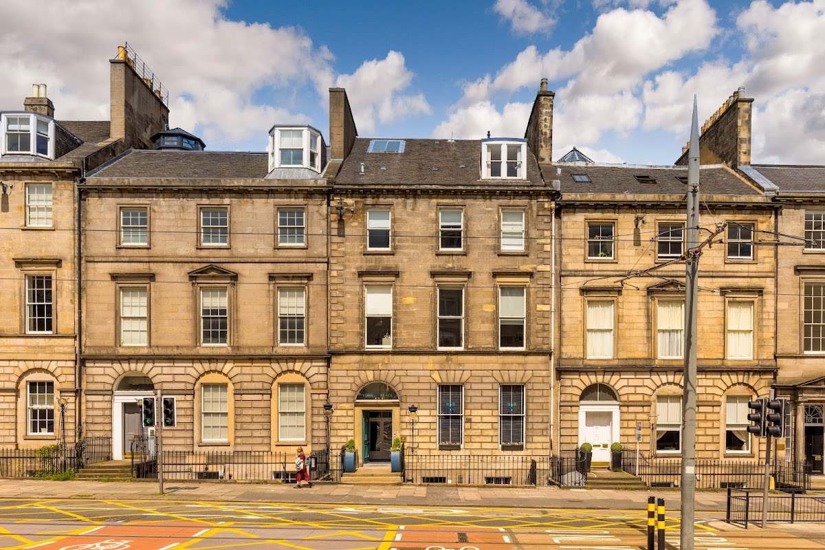 28 York Place