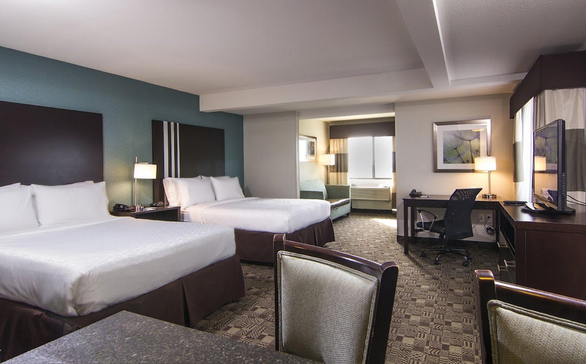 Holiday Inn Express & Suites Carlsbad Beach by IHG photo 2