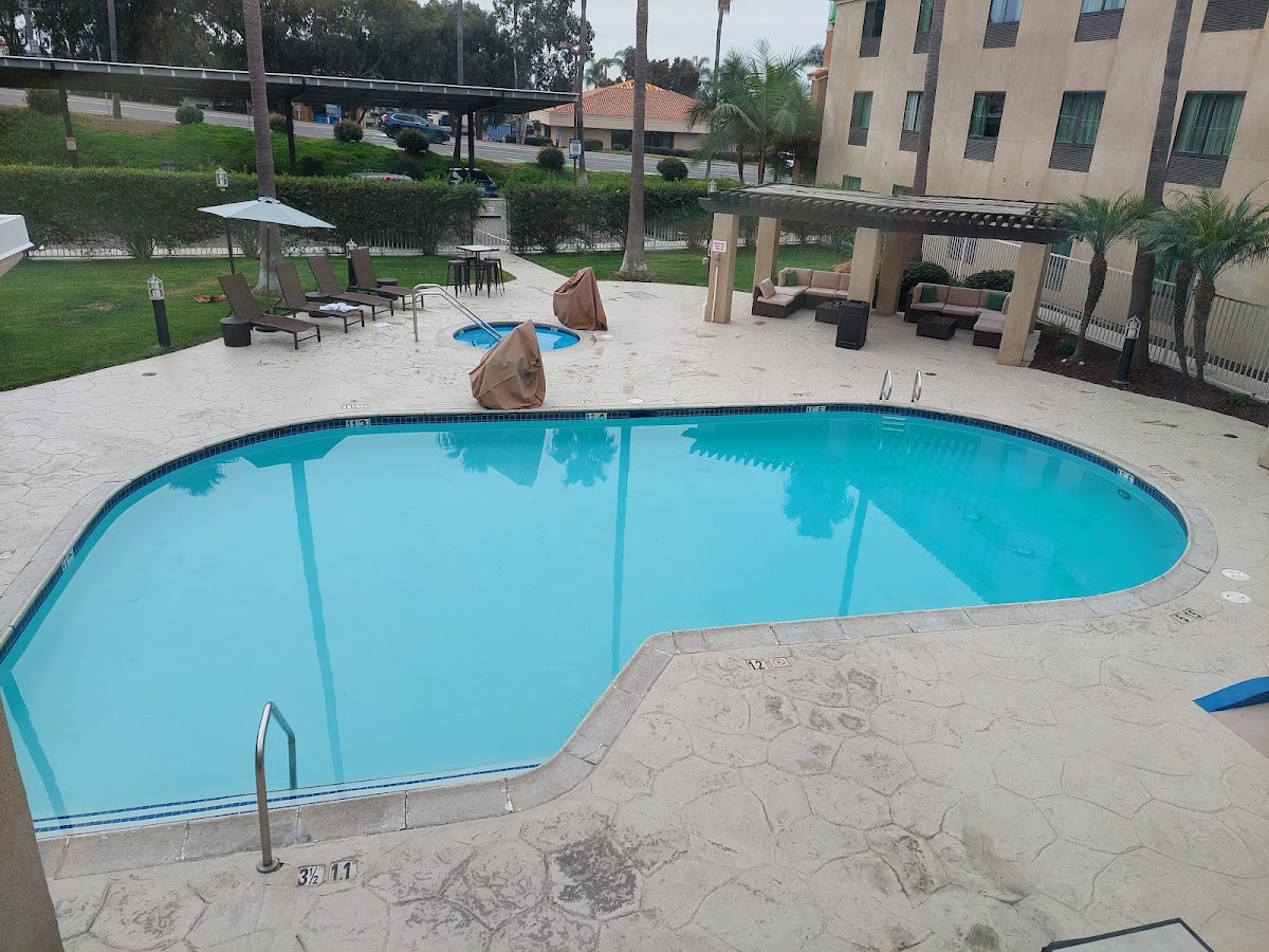 Holiday Inn Express & Suites Carlsbad Beach by IHG photo 3