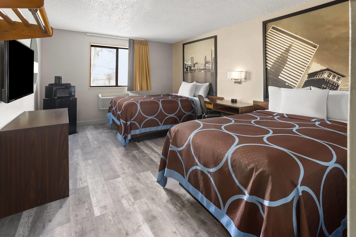 Super 8 by Wyndham Mentor/Cleveland Area photo 2