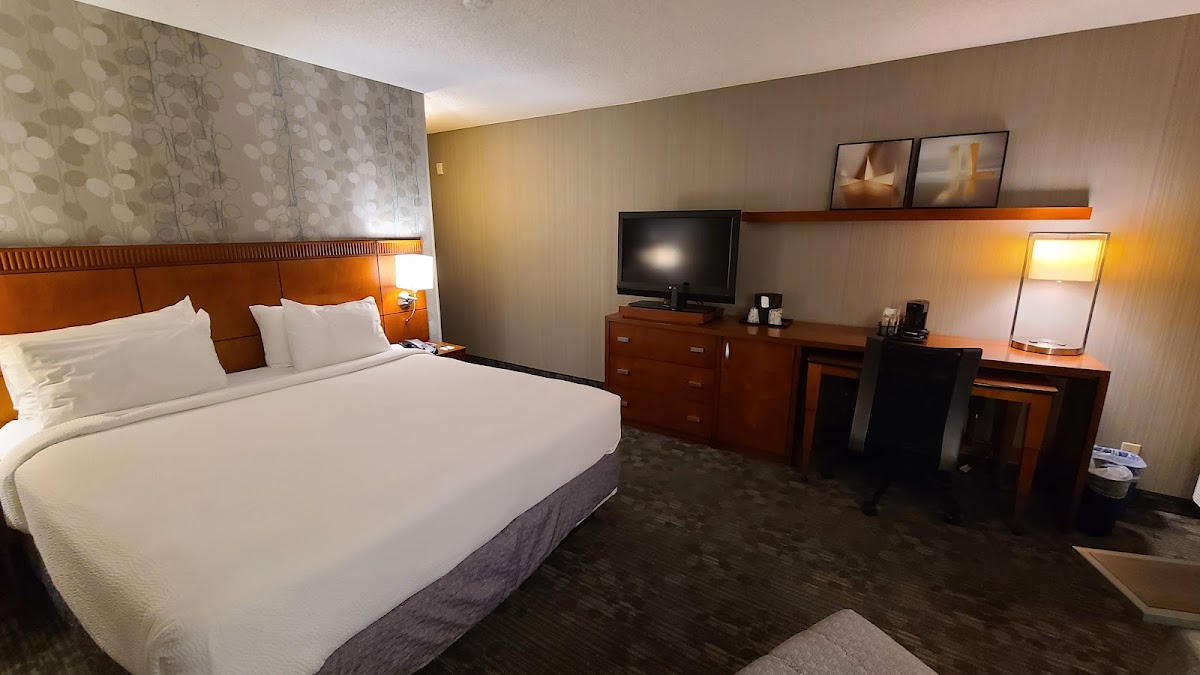 Courtyard by Marriott San Mateo Foster City photo 2