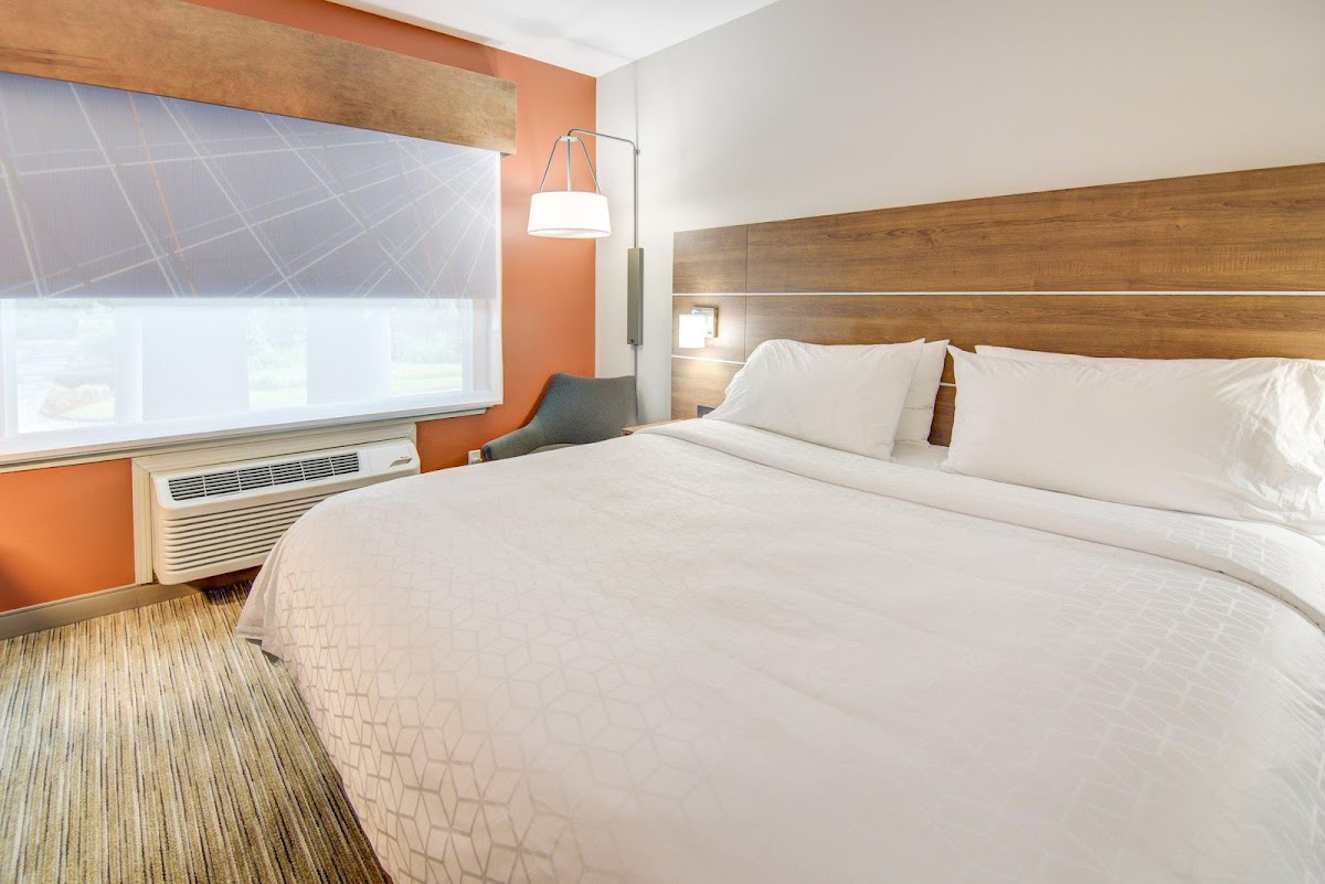 Holiday Inn Express & Suites Foley - N Gulf Shores by IHG photo 2