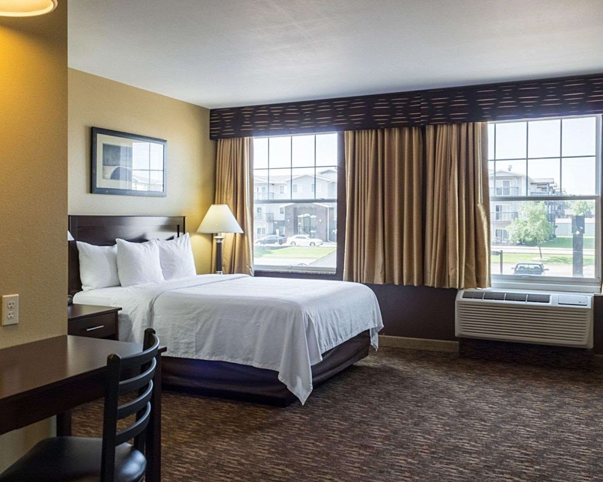 MainStay Suites Minot photo 2